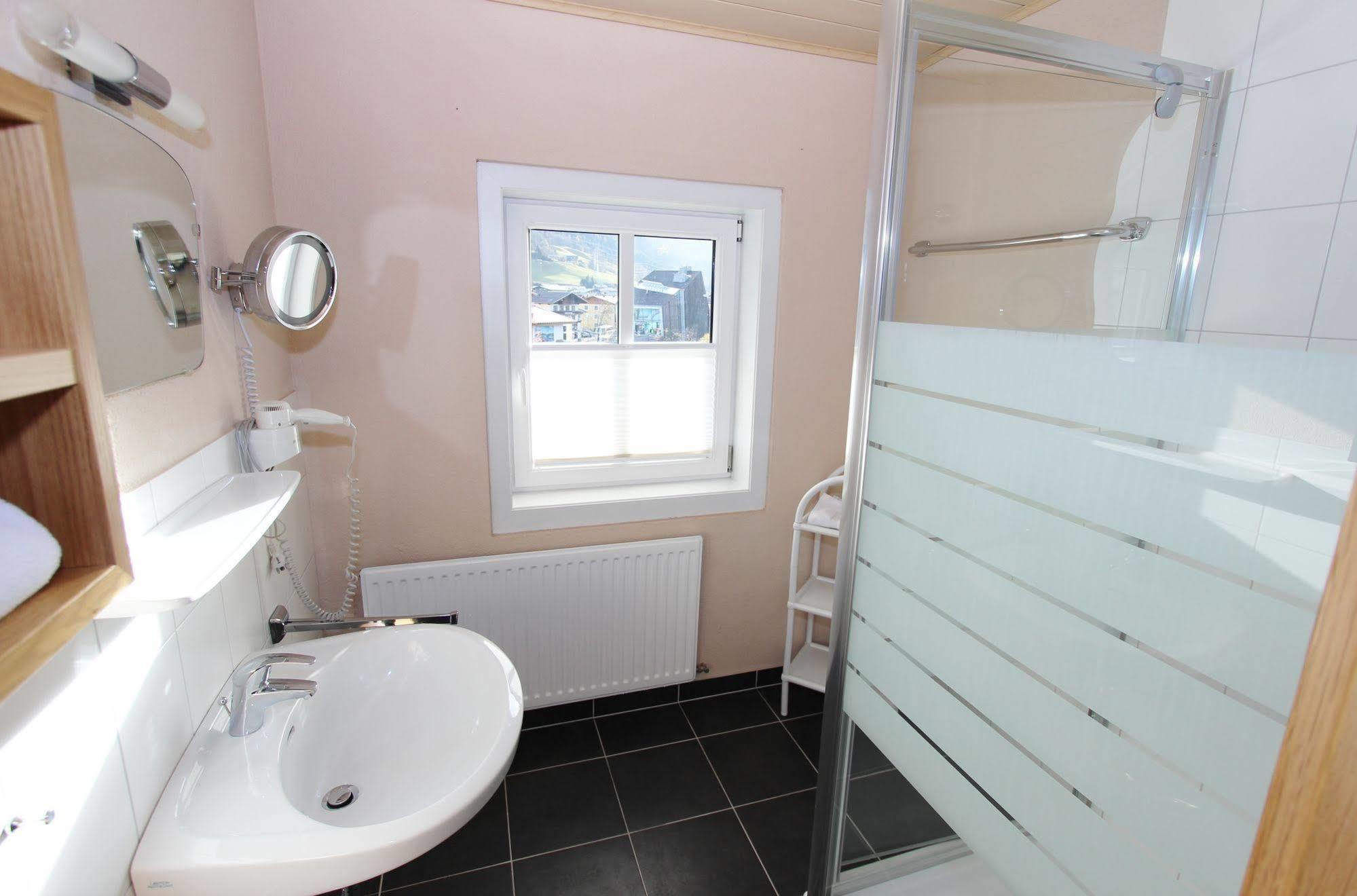 Apartment Margarethenstein Mit Privat Sauna Und Inklusive Zell Am See-Kaprun Sommerkarte Ngoại thất bức ảnh